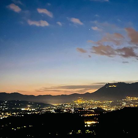 Villa Mandetta B&B Santo Stefano del Sole Bagian luar foto
