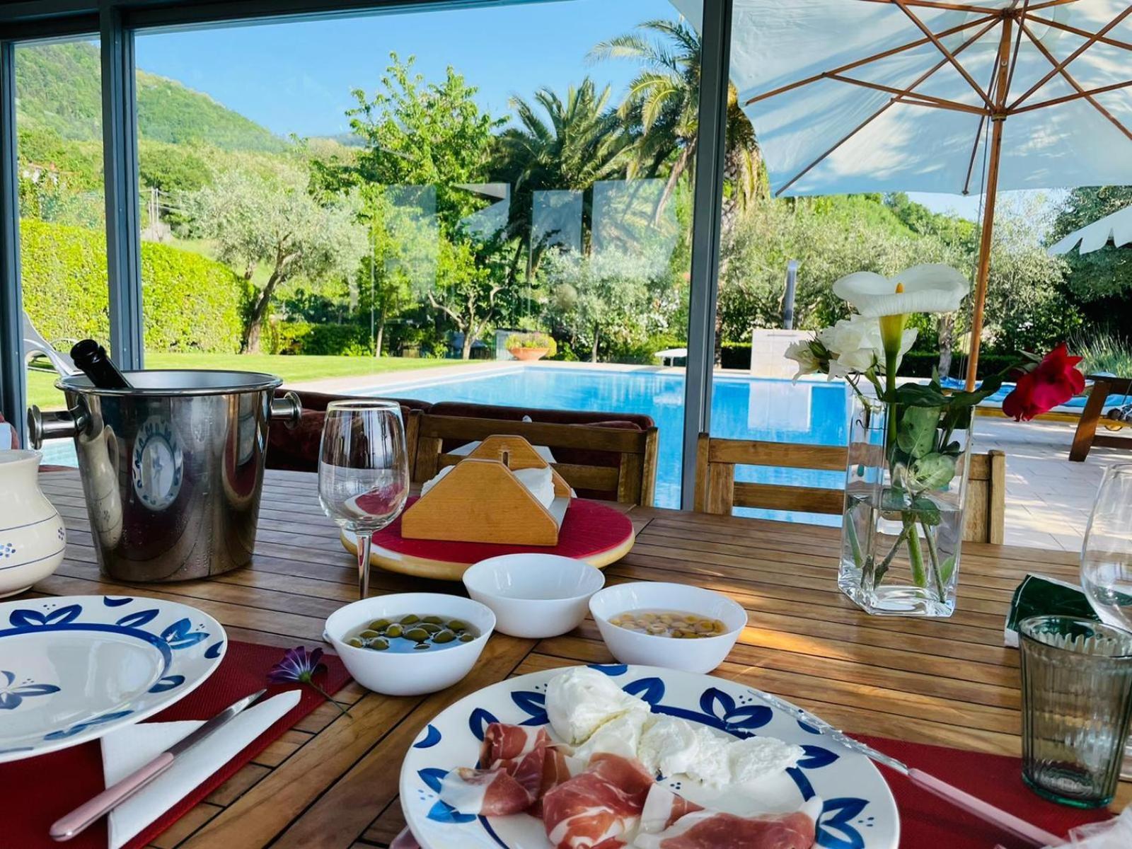 Villa Mandetta B&B Santo Stefano del Sole Bagian luar foto